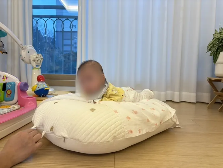 お母さんと呼ぶイェソの様子