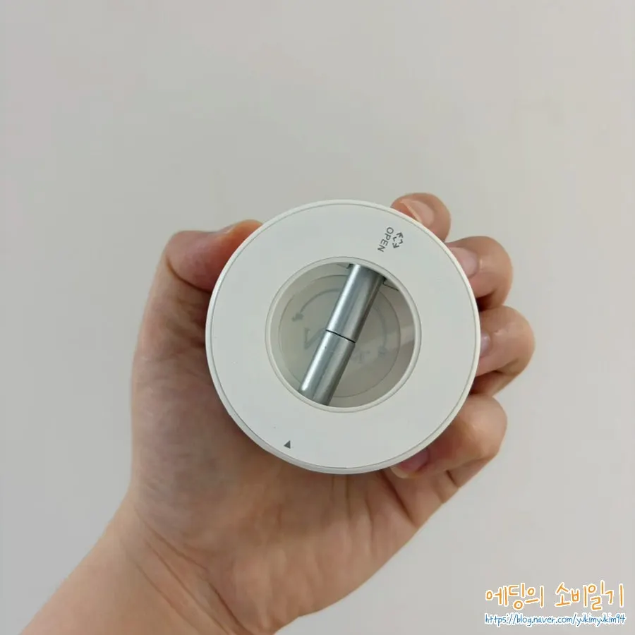 Angle-adjustable MagSafe stand