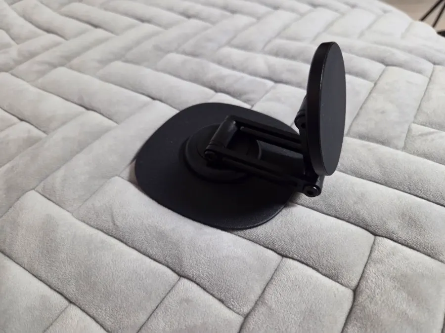 Vitinya stand with its first hinge unfolded
