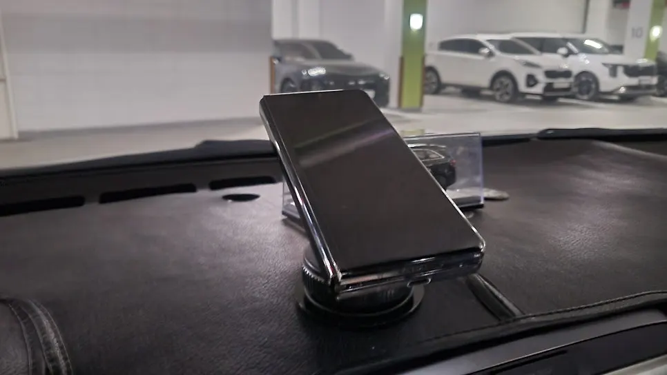 MagSafe mount in use inside a car