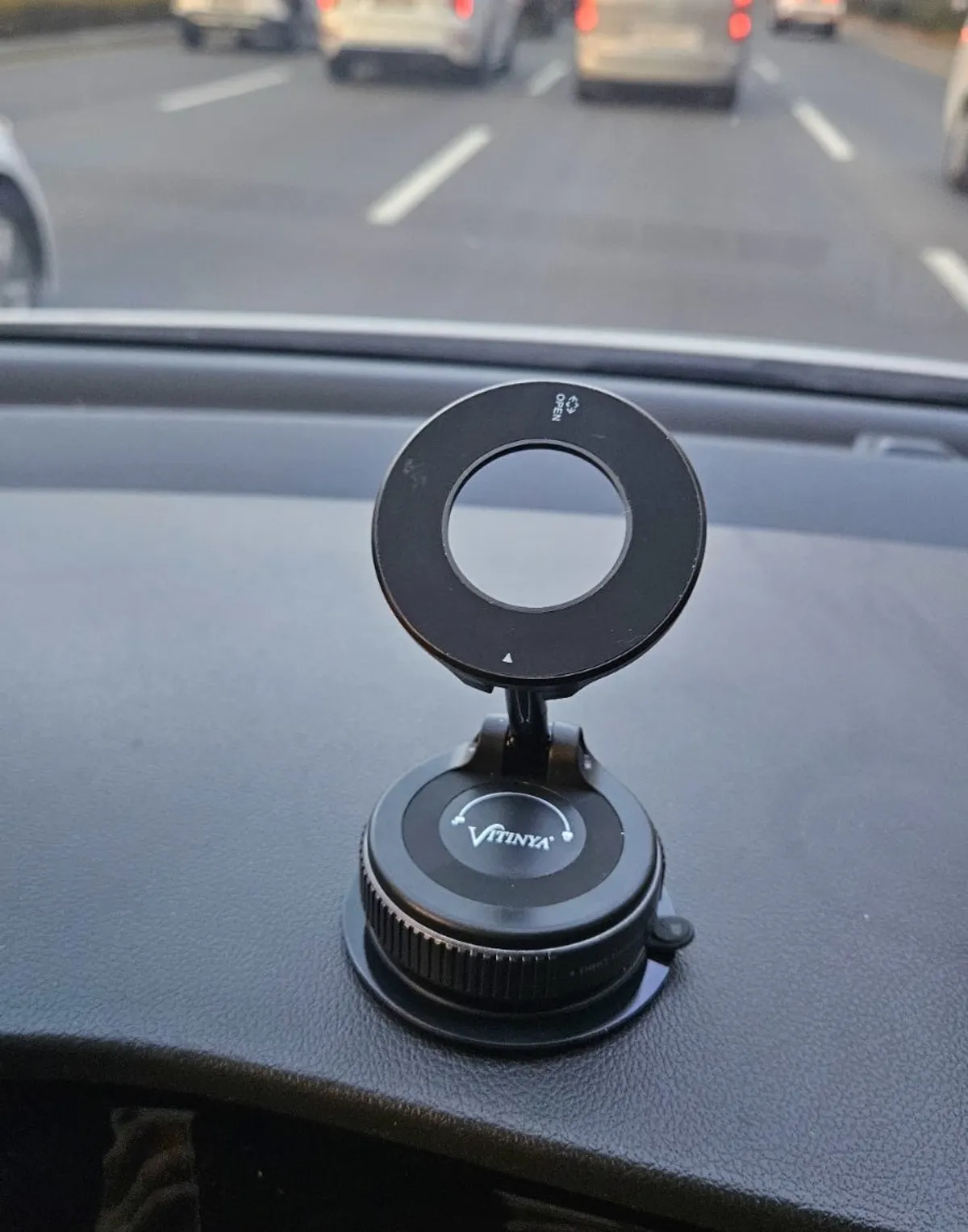 Bitnya MagSafe car phone mount cover image