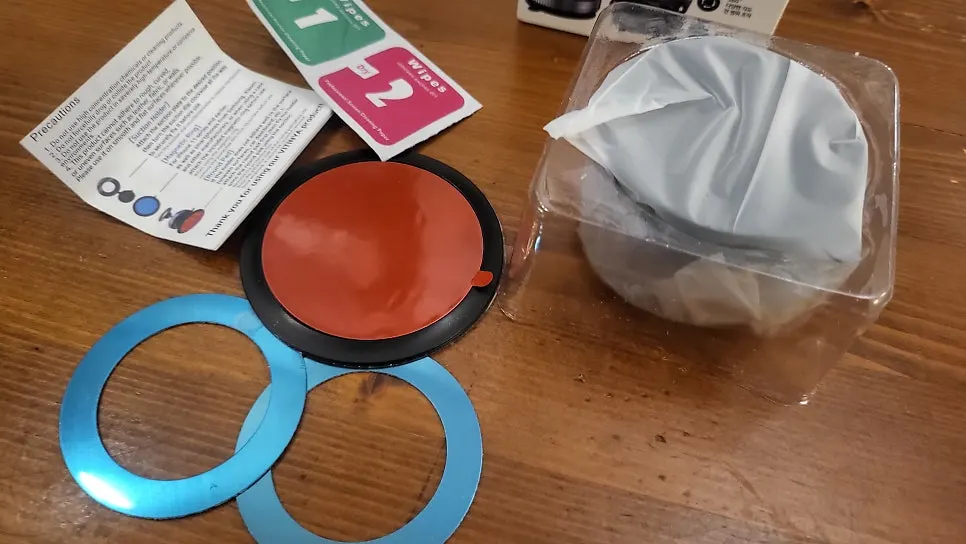 Mount, magnetic ring, and round pad included in the box