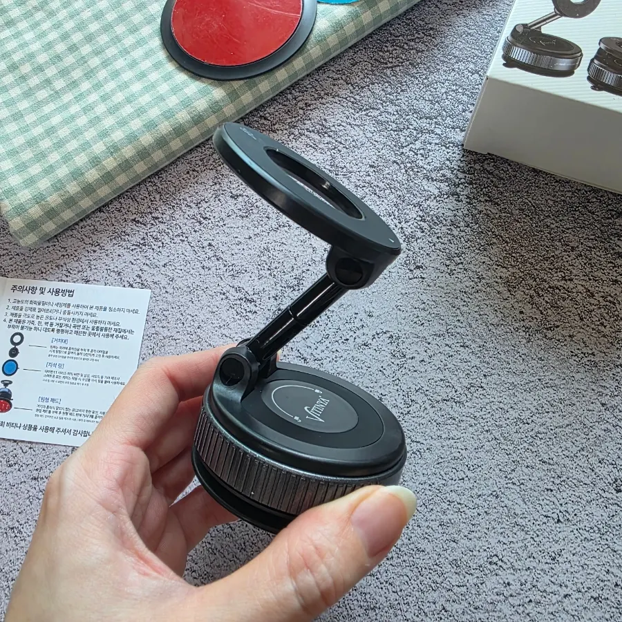 360-degree rotating foldable mount