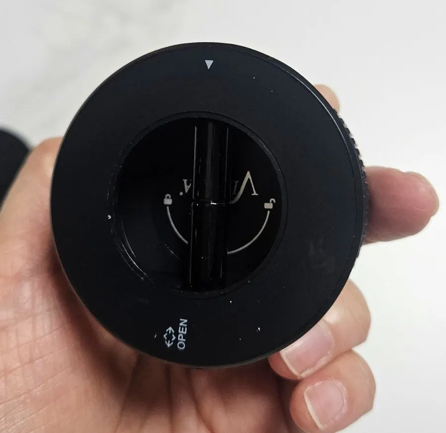 Vacuum-suction car phone mount components