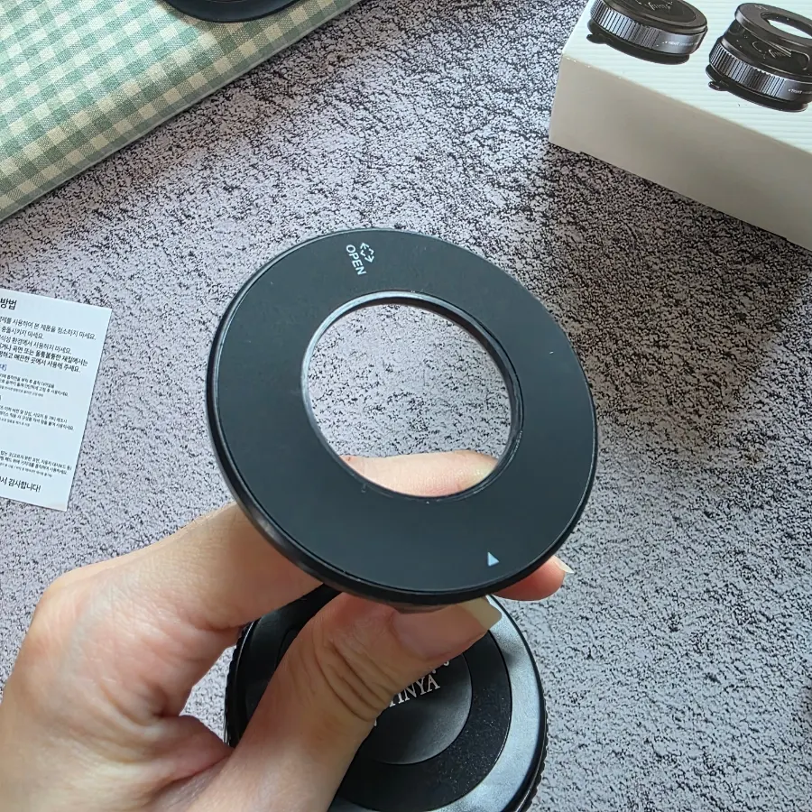 Lightweight car smartphone mount