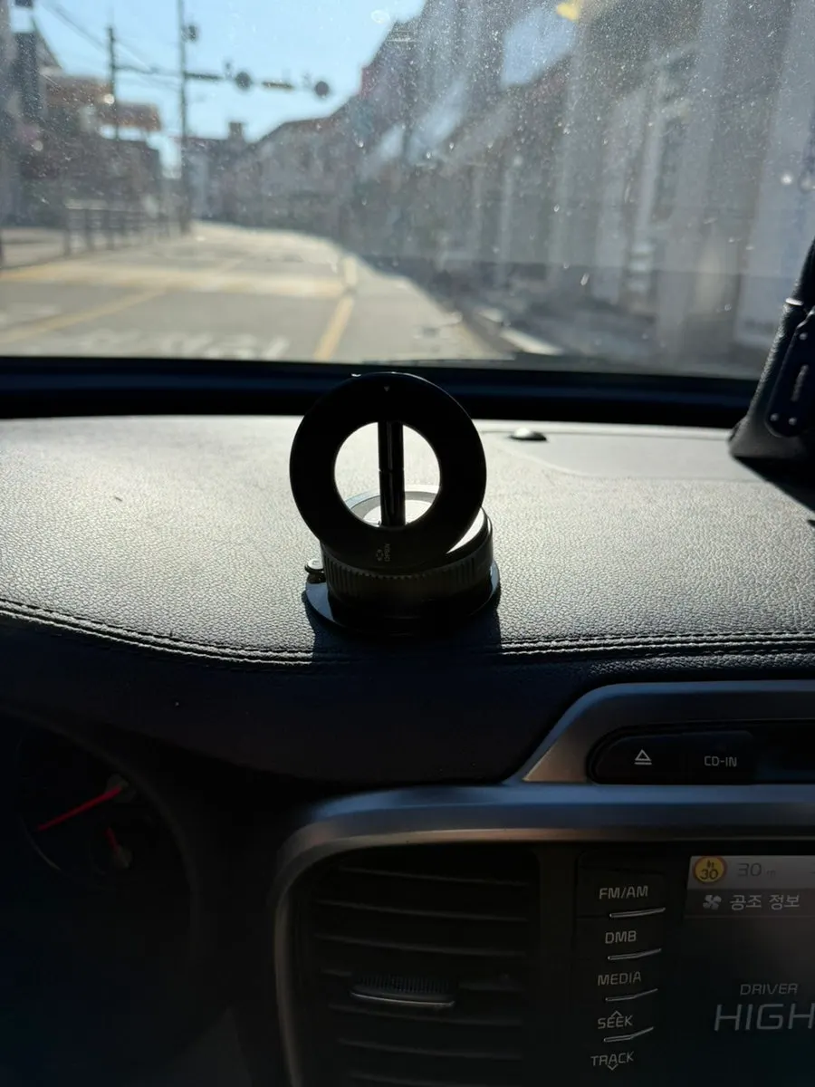 Versatile MagSafe mount in use