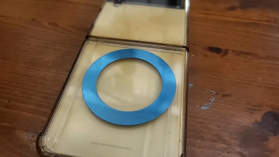 Magnetic ring attached to a Galaxy Z Flip case