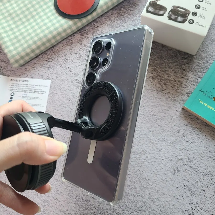 Car mount with secure holding power