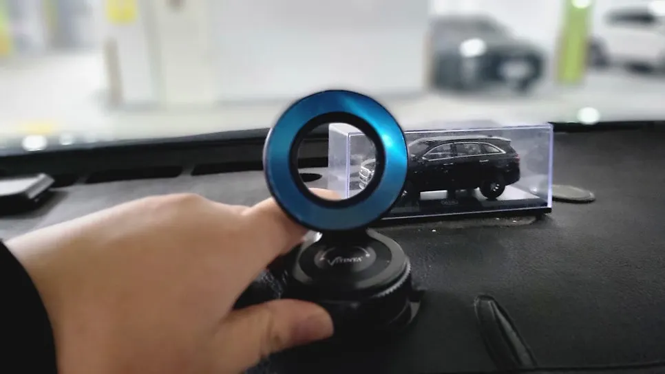 Dashboard mount fixed securely in place