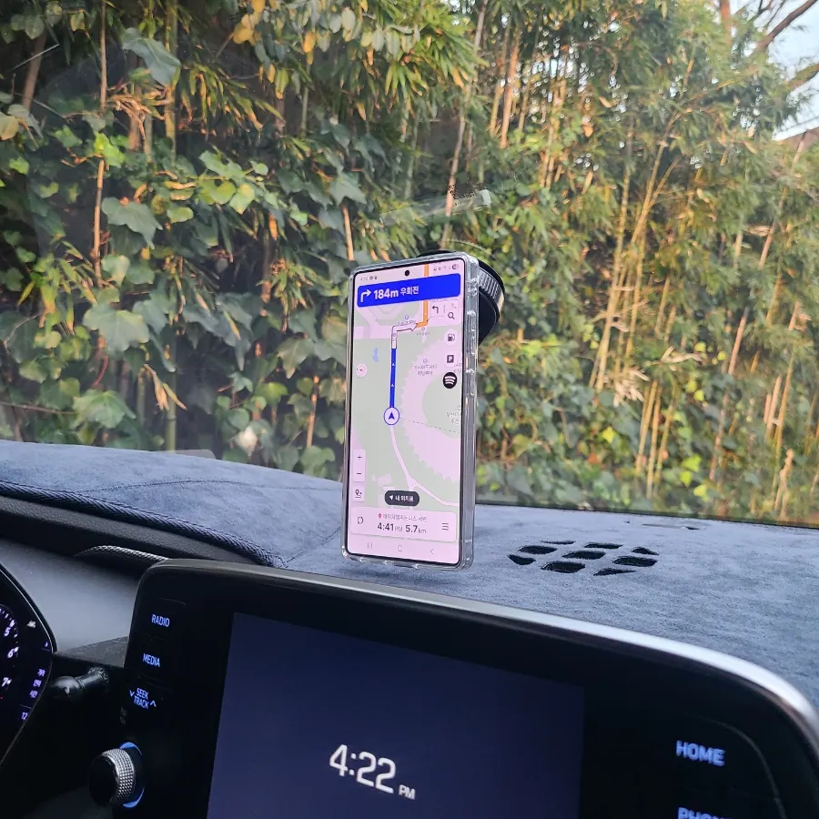 MagSafe mount installed in a car