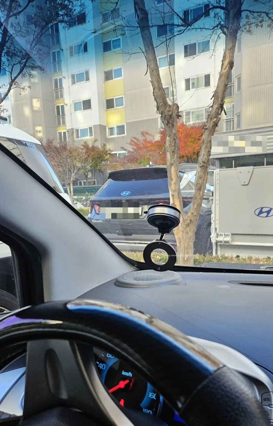 자석 링을 부착한 휴대폰 케이스