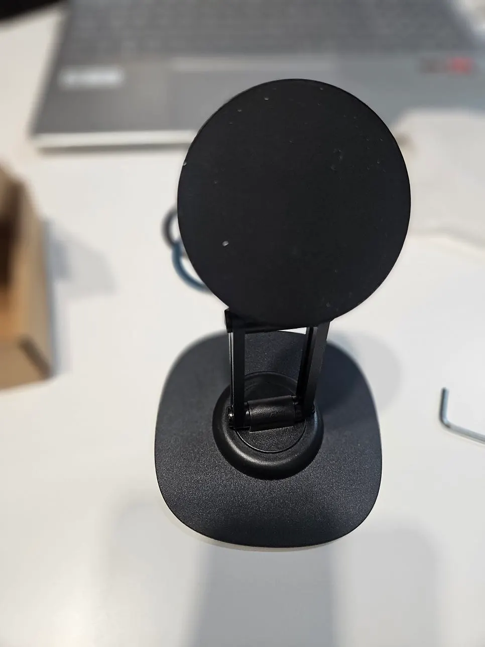 VITINYA MagSafe stand in an all-black finish