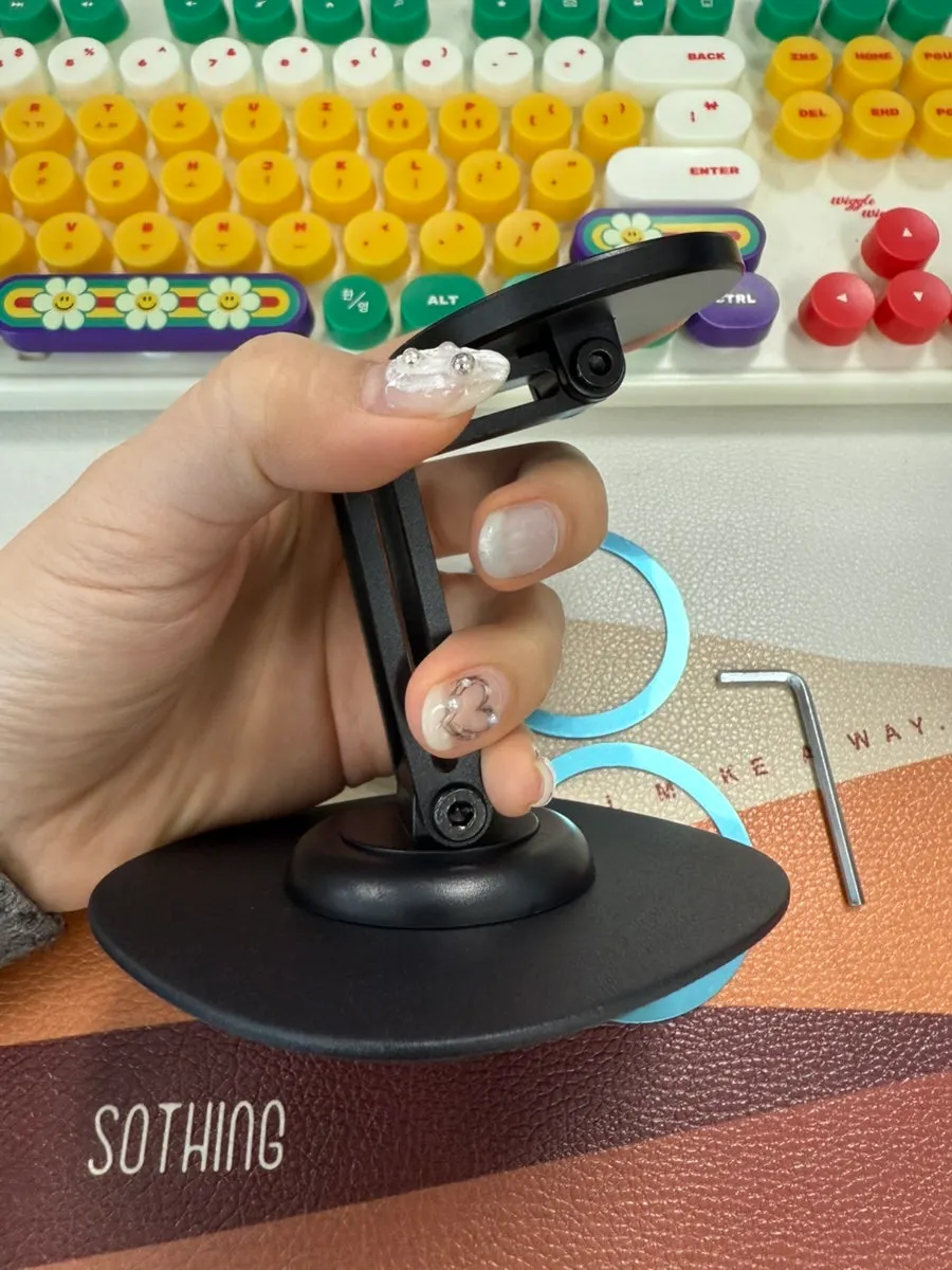 비티냐 거치대의 메탈 링과 렌치 구성
