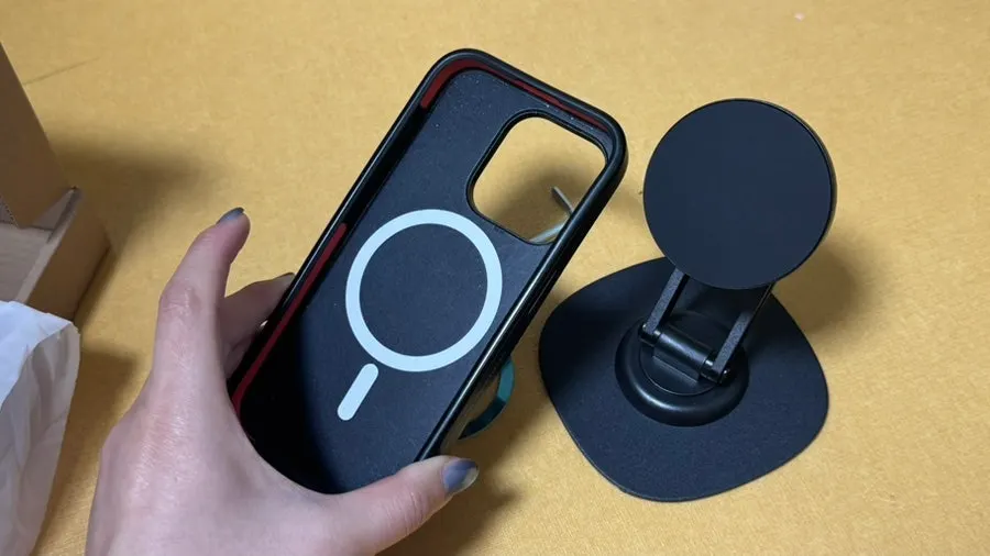 Bitinya phone stand used on a desk