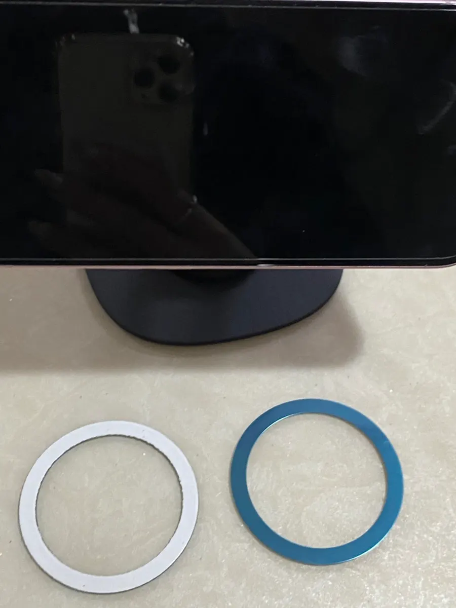 Magnetic stand holding an iPad for writing