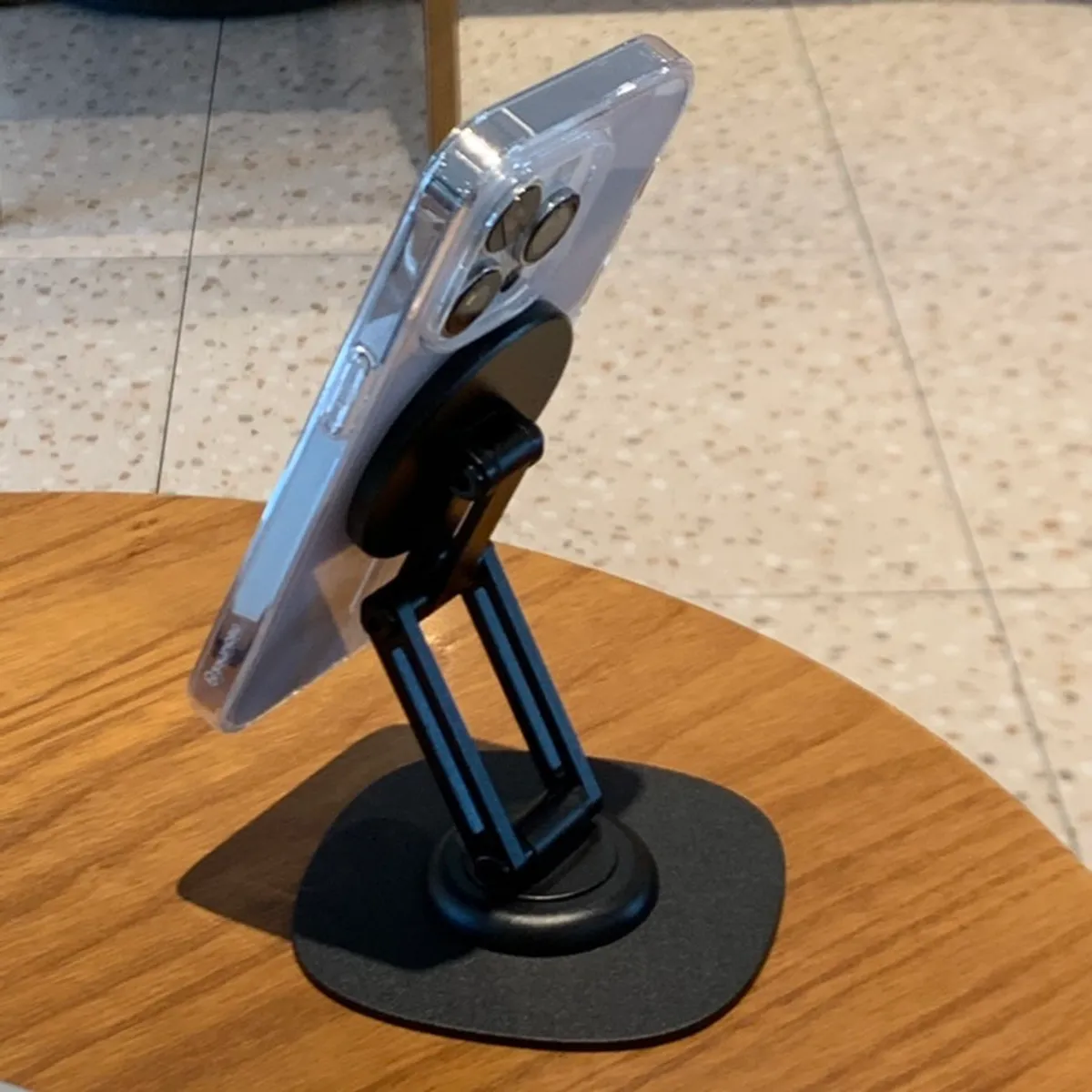 Vitanya Metal MagSafe Stand main image