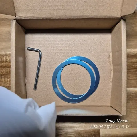 The MagSafe stand while checking its attachment orientation for the first time