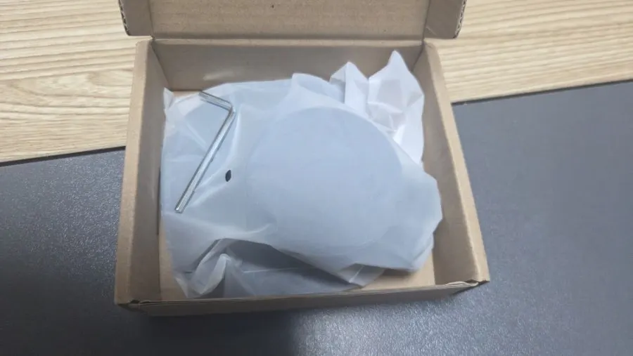 개봉 과정의 비티냐 맥세이프 거치대