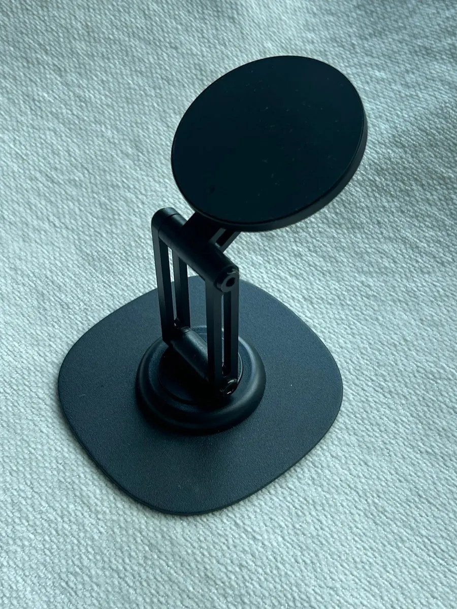 Matte-black version of the Vitnya stand