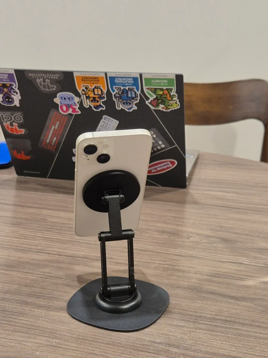 Stand with fine angle adjustment
