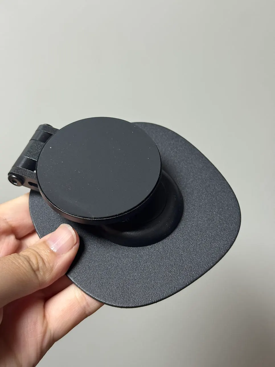 Stand body and MagSafe ring
