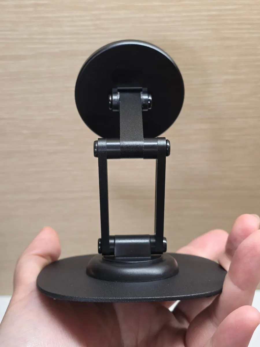 Smartphone stand adjustable to the preferred rotational resistance