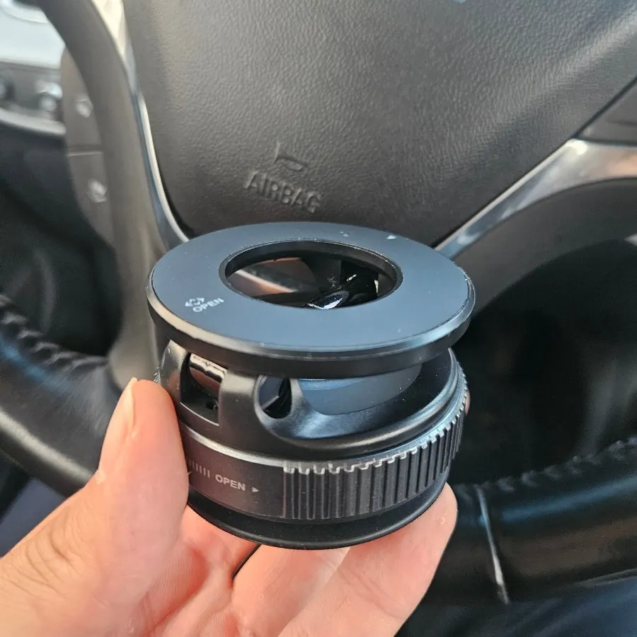 Smartphone attached to the MagSafe mount