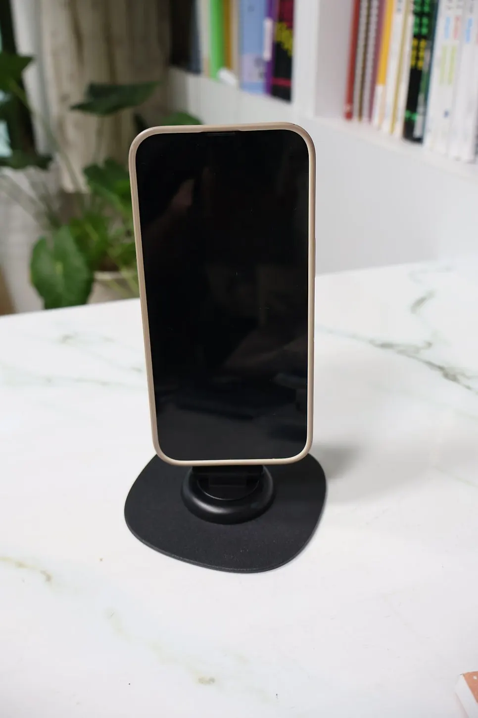 Metal Black VITINYA MagSafe stand