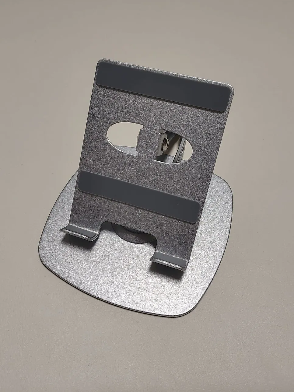 Bitinya stand folded flat
