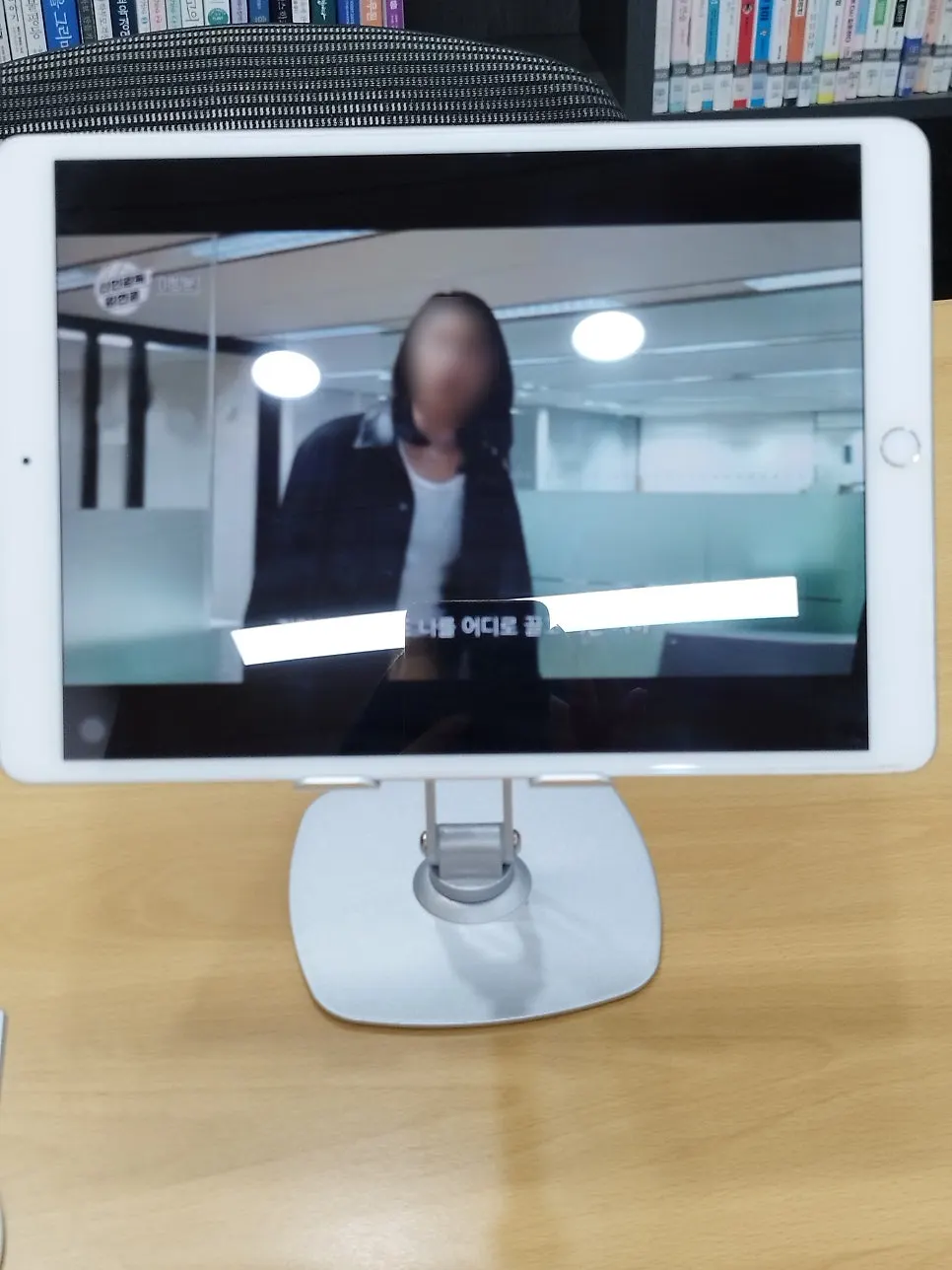 360度回転するタブレットスタンド