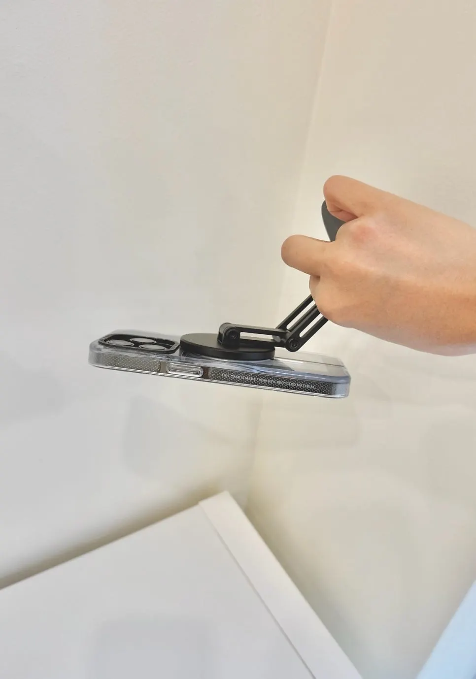 MagSafe stand with landscape and portrait rotation