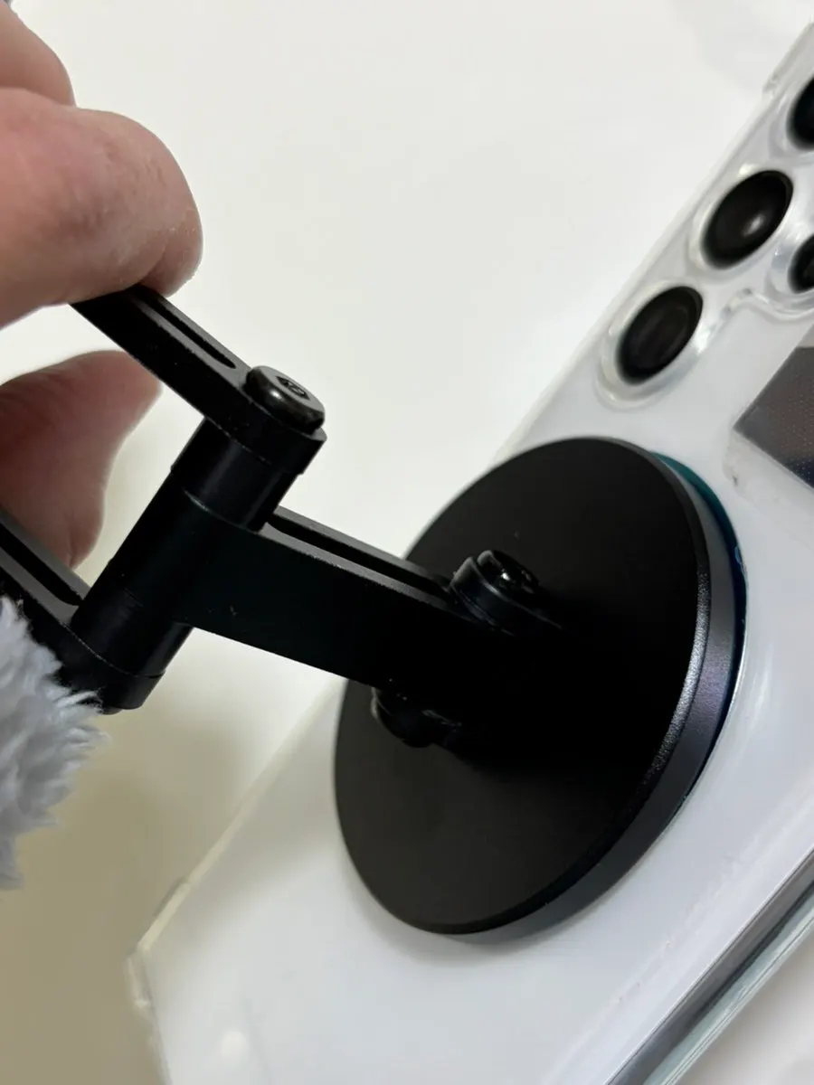 Galaxy-compatible MagSafe stand