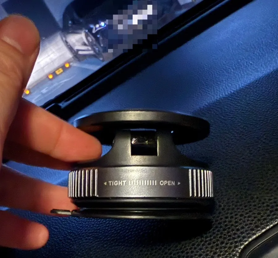 Portable folded MagSafe mount