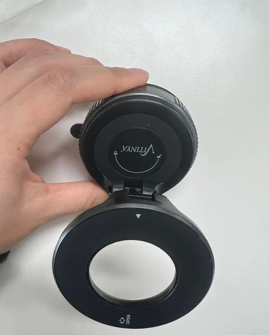 MagSafe mount holding a heavy phone