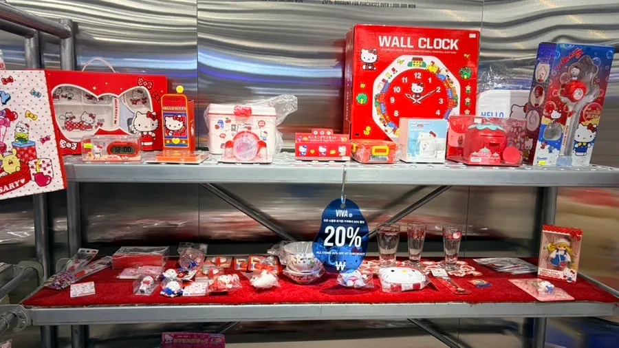 20% off sign at the vintage cup corner