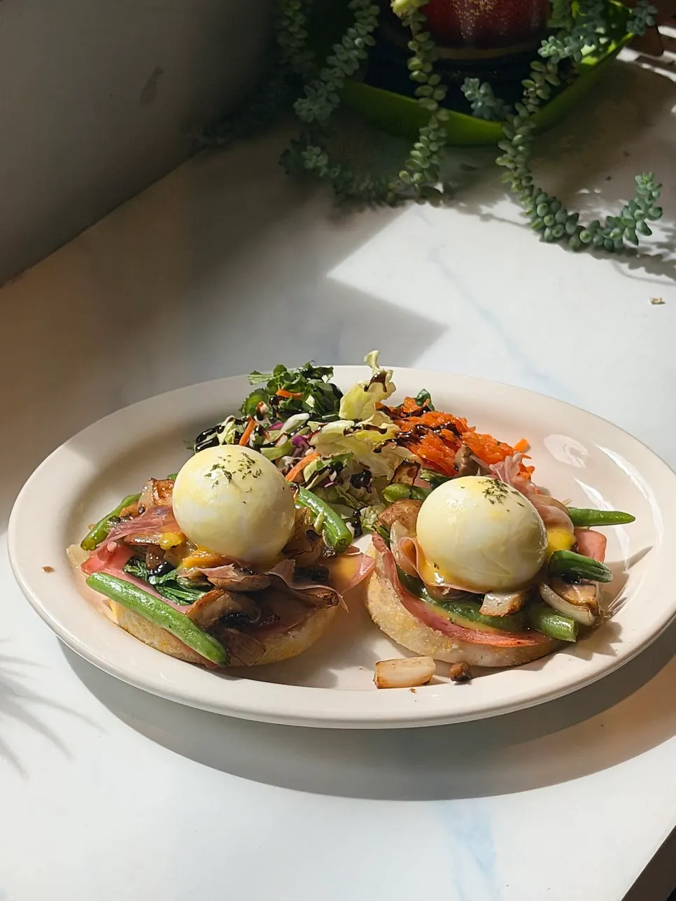 Close-up of the egg Benedict on the table