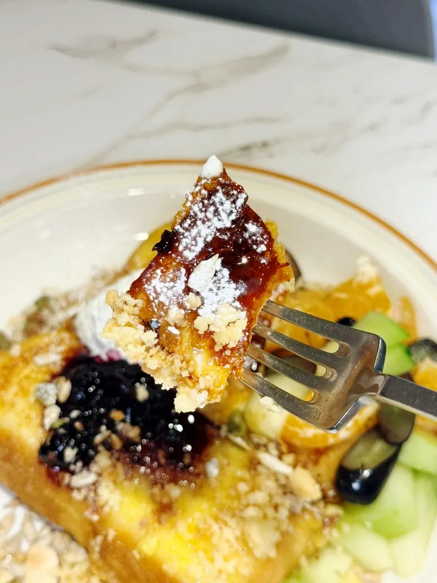 Cross-section of the moist French toast