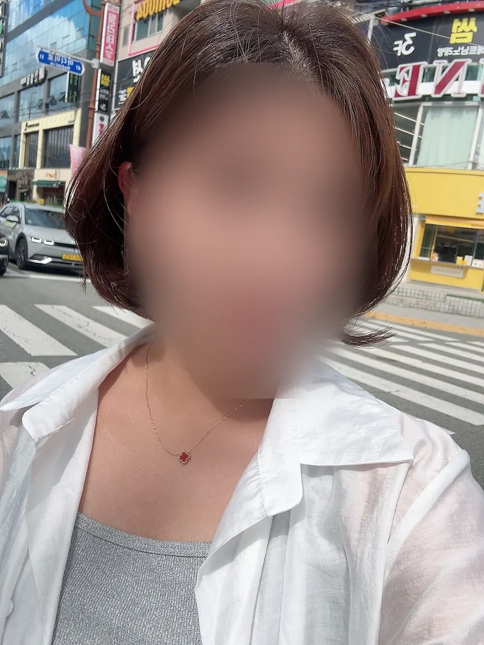 Finished short bob style after visiting Vivienne Hair