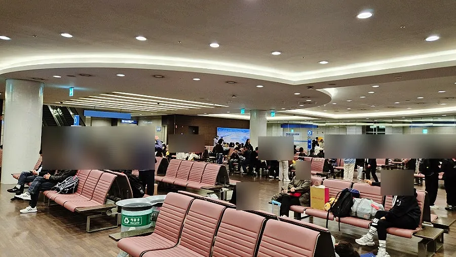 Airport scene on a weekday morning trip to Nha Trang