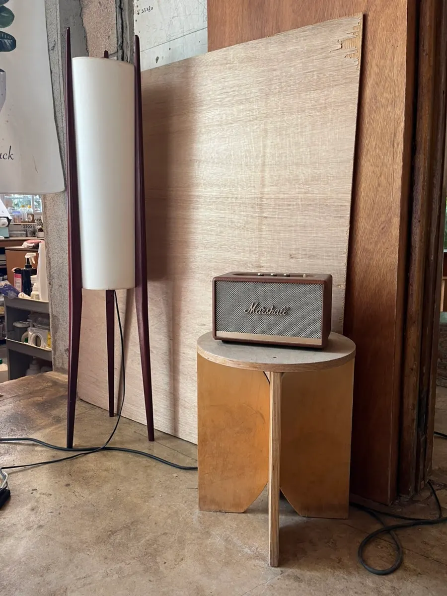 Café Buajang space with a botanical-garden-like atmosphere