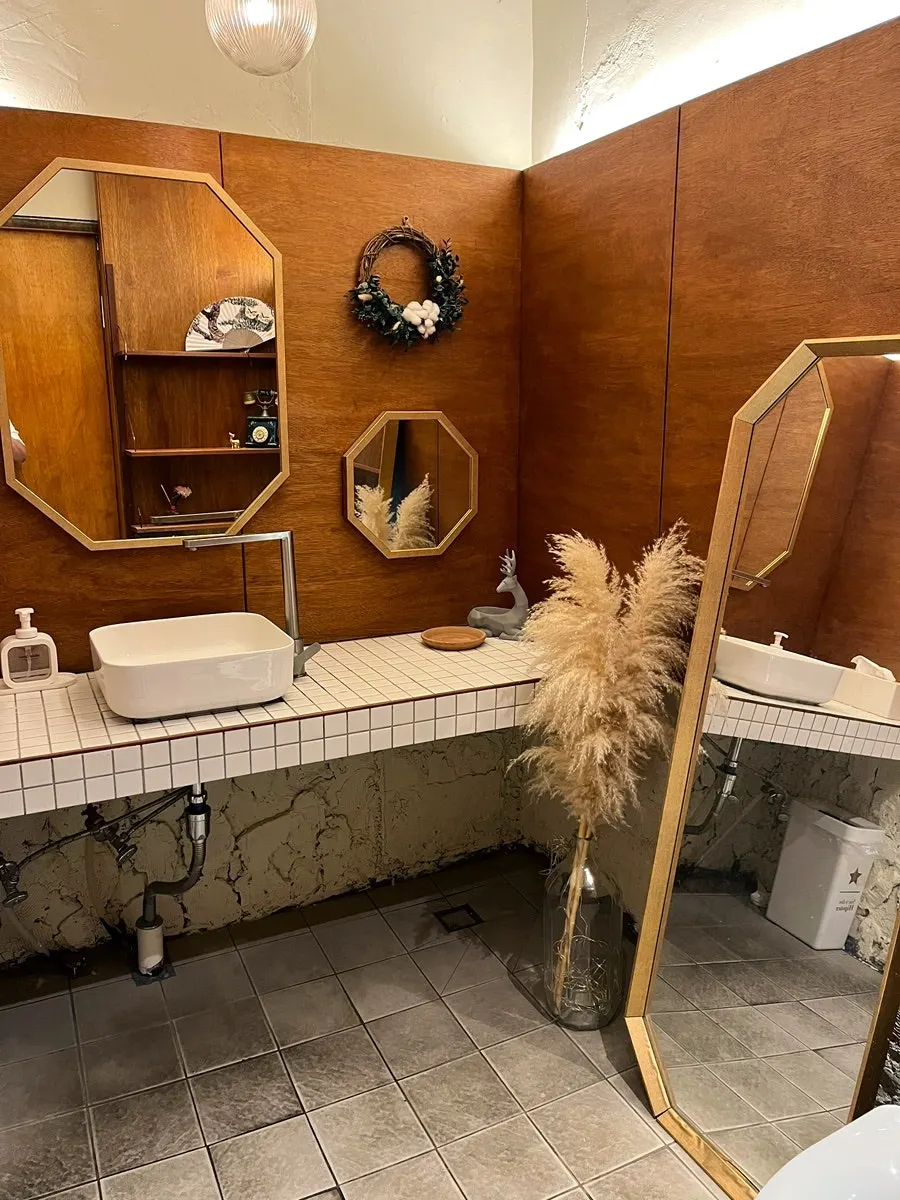 Stylishly decorated bathroom at Café Buajang
