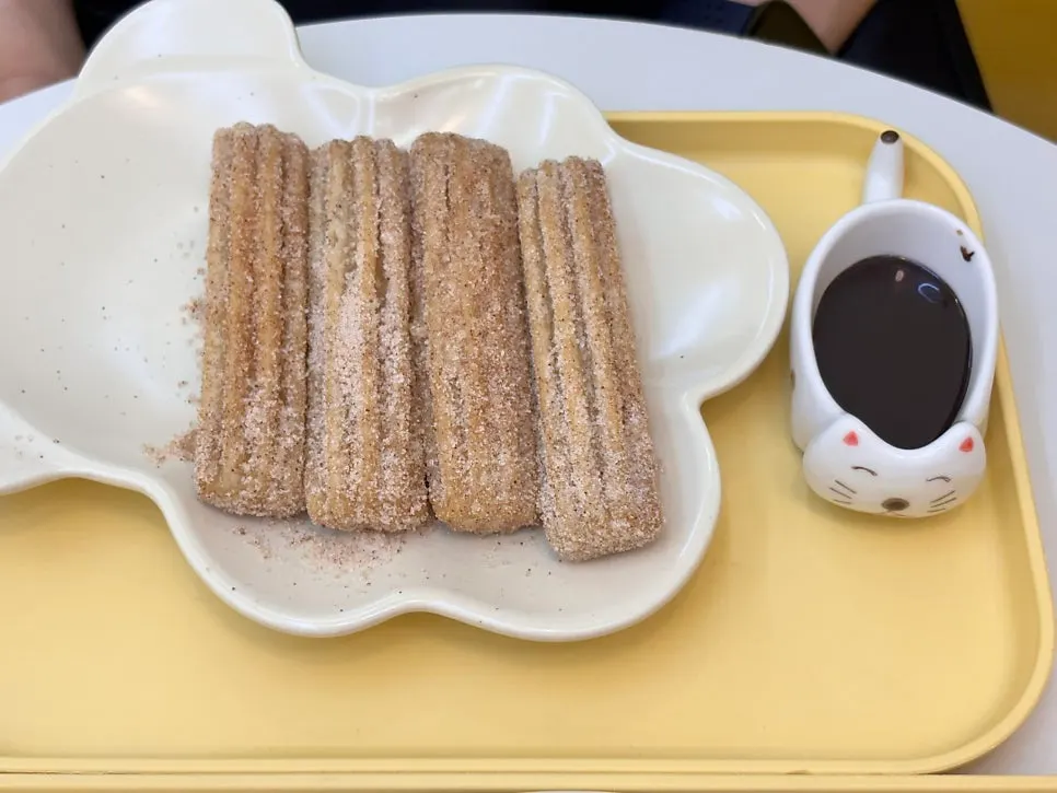 Ward Coffee stick churros with chocolate sauce chosen