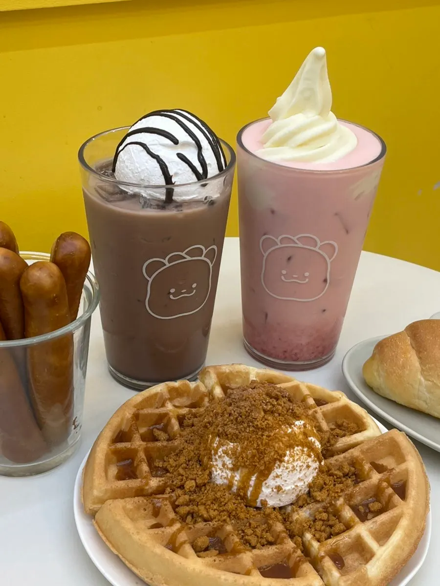 Table with desserts and drinks together
