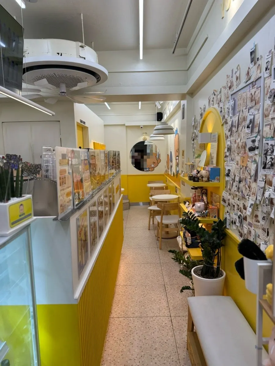 Interior view of Ward Coffee Gusan Station Branch