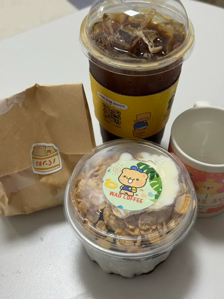집에서 후식으로 차린 와드커피 디저트