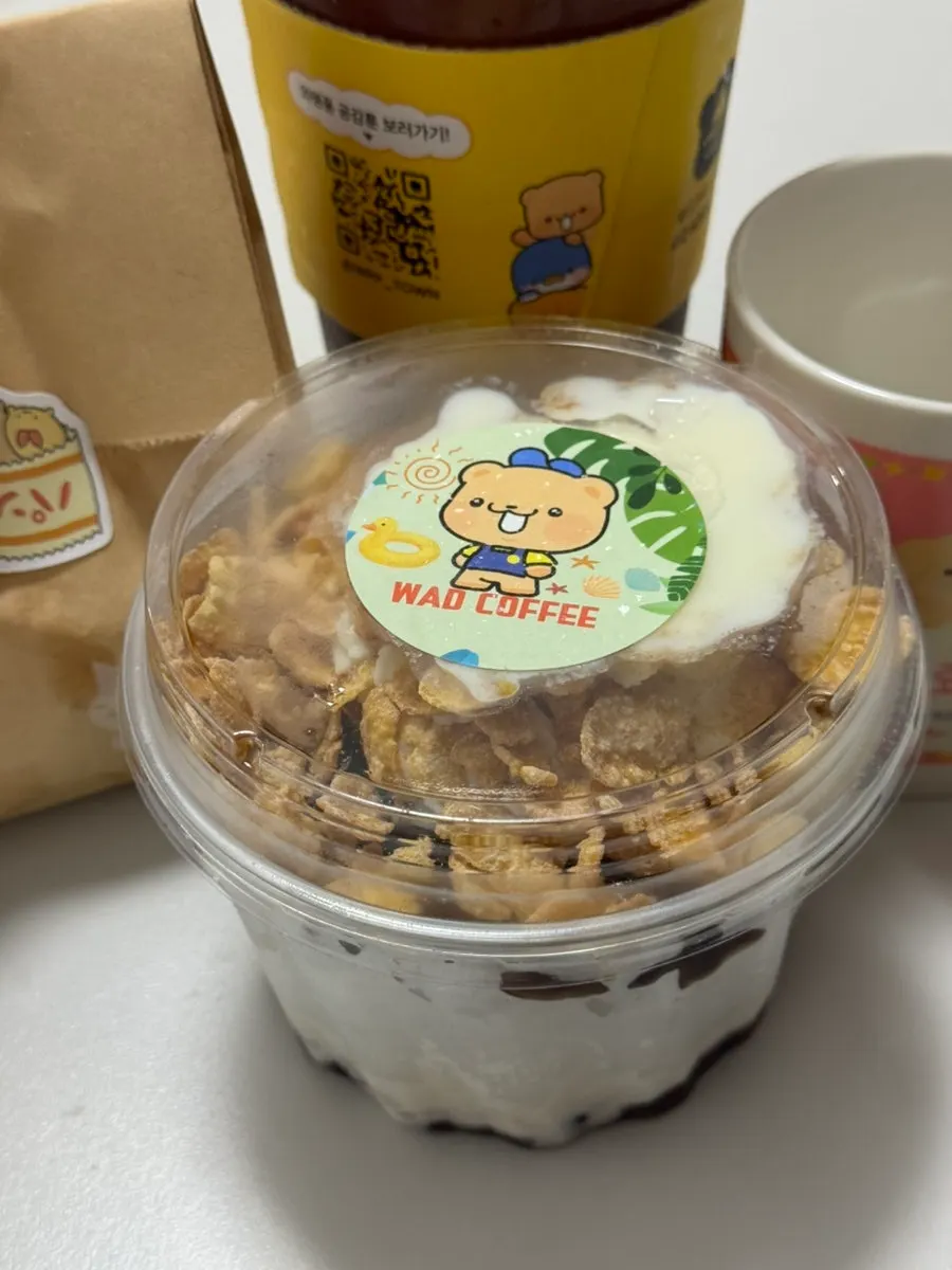 The generous portion of the 6,000 won shaved ice