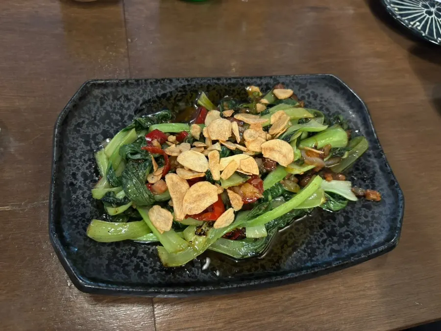 에비스 생맥주와 함께 나온 청경채볶음