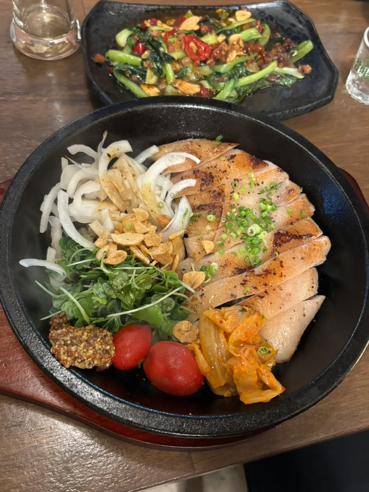 금세 비운 에비스 생맥주 잔