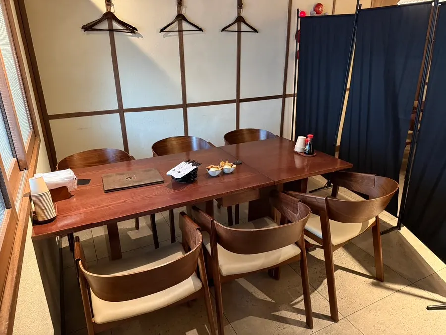 와코안 수성범어점 4인석과 바 테이블