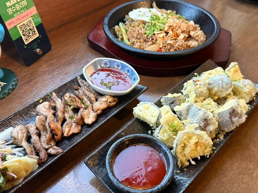 테이블에 차려진 와코안 주문 메뉴